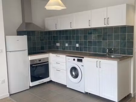appartement 2 pièces 42 m2 proche métro préfecture