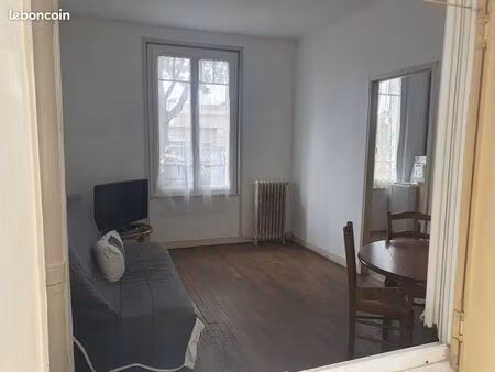t2 38 m² à rénover entièrement – fort potentiel – petit robinson – l'haÿ-les-roses
