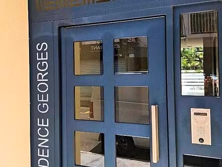 libre 1er septembre 2026 - studio + parking couvert - a louer st denis centre ville