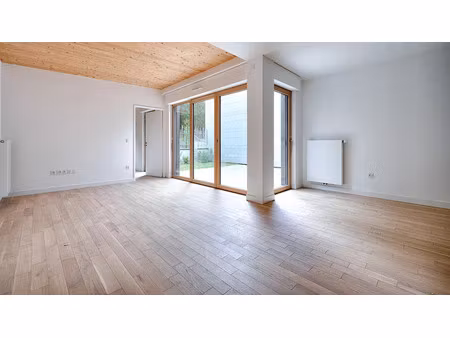 location appartement 3 pièces 71.7 m² à ville-d'avray (92410)  1 818 €