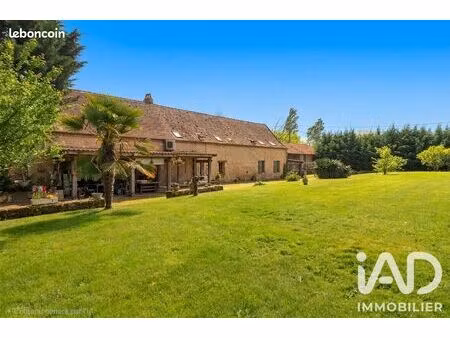 propriété 11 pièces 297 m²