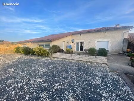 ancienne longère de caractère rénovée – 162 m² – piscine – terrain de 3 500 m² – gurat (16