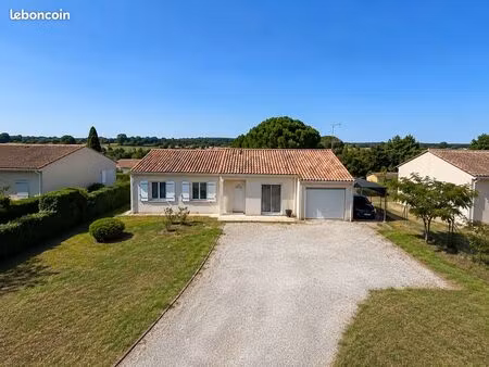 maison 110m2 - 3 chambres + bureau - sans vis à vis - terrain 920m2 - 2 garages