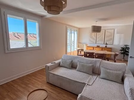 appartement t4 de 71 m² entièrement rénové