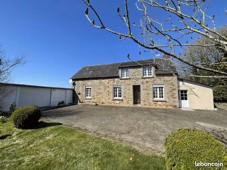 maison en pierre plain-pied