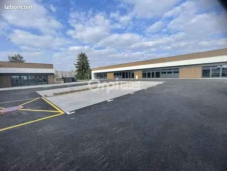 local commercial 134 m²