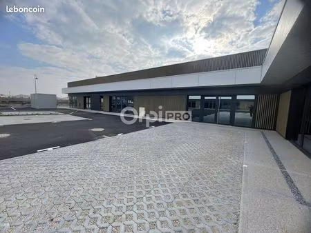 local commercial 151 m²