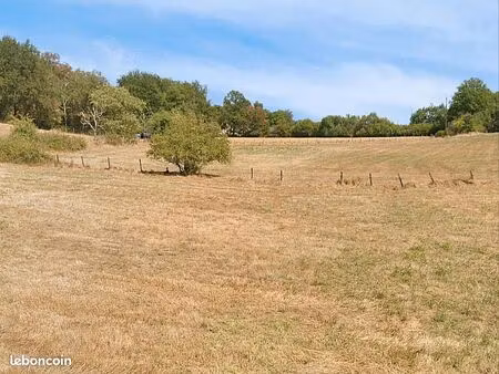 terrain 1 300 m² domme