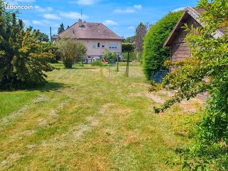 maison 3 chambres avec sous-sol total et grand terrain
