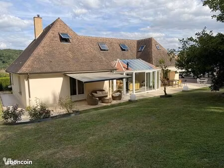 pavillon 7 pièces 208 m²