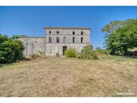 maison 8 pièces 244 m²