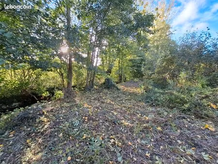 terrain en bordure de rivière