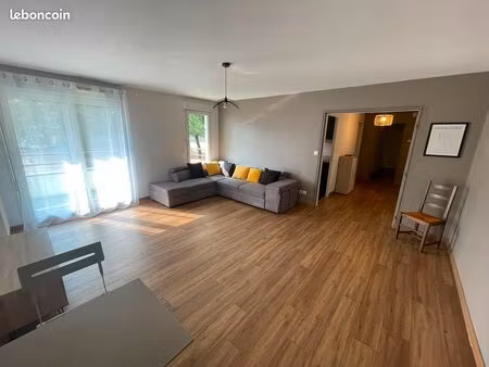 appartement spacieux avec parc arboré