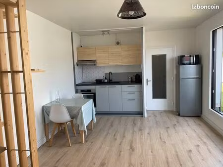 studio meublé 31m² + grande terrasse 38m² – entièrement rénové - proche trams