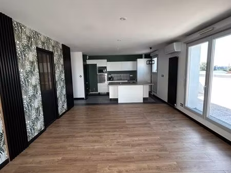 t4 d'exception de 90 m² avec terrasse de 60 m² et double garage boxé – limitrophe aucamvil