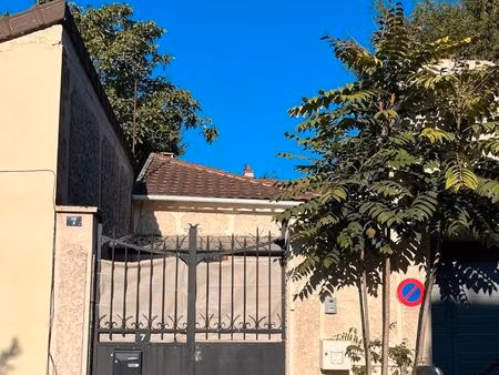maisonnette 28 m2 meublée avec patio privé