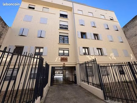parking/box nimes