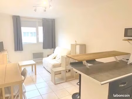 studio 1 pièce 22 m²