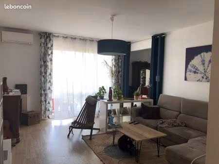 grand t4 avec balcon / av de fronton