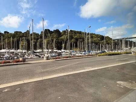 local commercial brut de béton 78 m² – port du légué  plérin