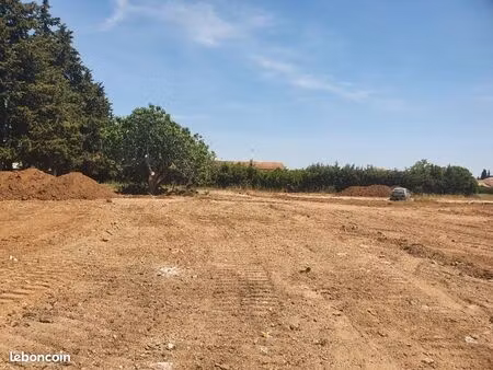 terrain 245 m² redessan