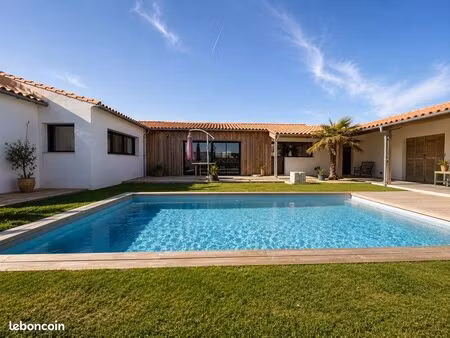 maison familiale de plain pied - 4 chambres - piscine - garage double