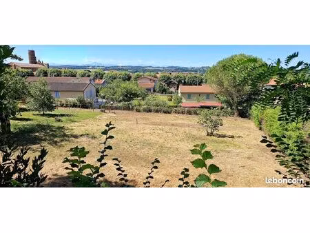 terrain constructible 1308 m2 au cœur du village de -volvestre 31 - rare