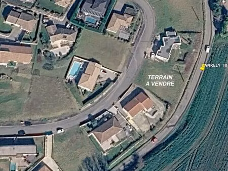 terrain à bâtir viabilisé de 671 m2 au calme