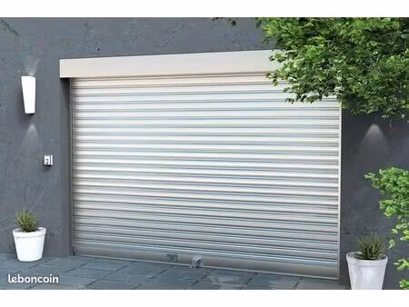 garage avec porte électrique centre ville