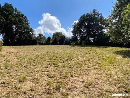 terrain 2000 m² manciet