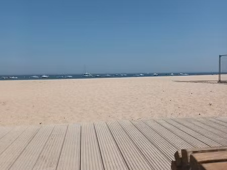 t3 à 200m de la plage et 10min du centre ville