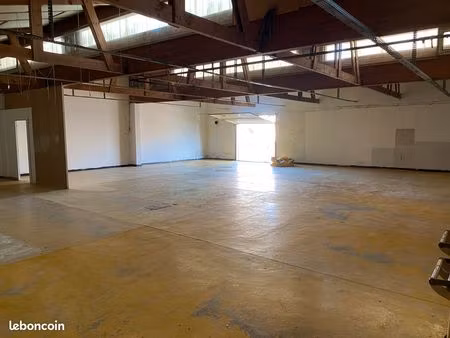 local / bâtiment 241m2
