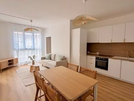 appartement t3 meublé de 55 m² entièrement rénové – centre-ville de la rochelle – à 1 minu