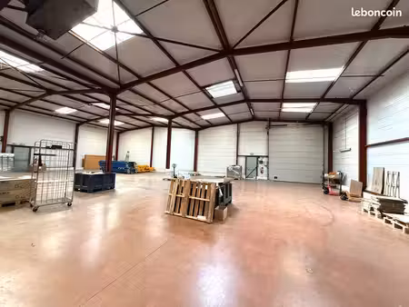 location pro | local industriel / bâtiment | 2160 m² | grand bourgtheroulde