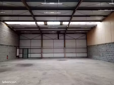 batiment industriel 588 m²