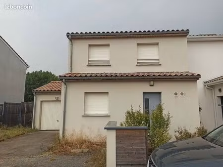 à louer – maison t4 de 93 m² avec jardin et garage – blanquefort (caychac)