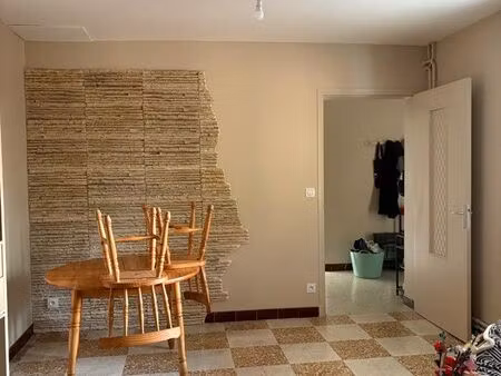 maison t2 rénovée de 70 m² avec terrasse et jardin – au calme – vic-fezensac