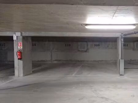 2 places de parking côte à côte - rue des écuries à pontoise (pas de frais d'agence)