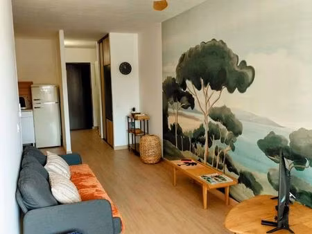 t2 grau du roi rénové à 20 m de la plage – rive droite – garage – particulier