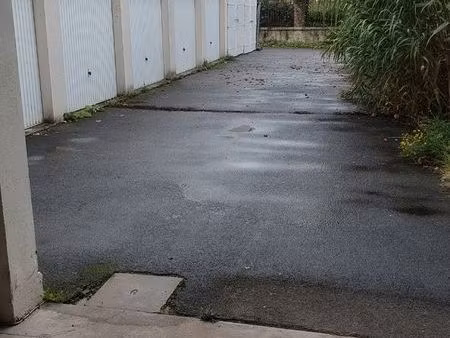 location garage fermé