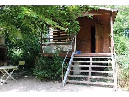 coin de pêche 595 m2 avec chalet sur pilotis
