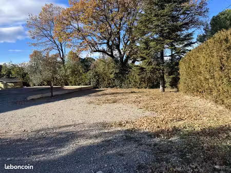 terrain 550 m² saint-drézéry