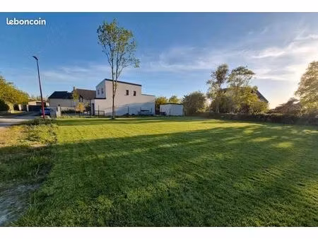 terrain viabilisé à vendre – hirel – 149 000