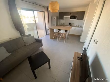 location appartement climatisé avec terrasse et parking