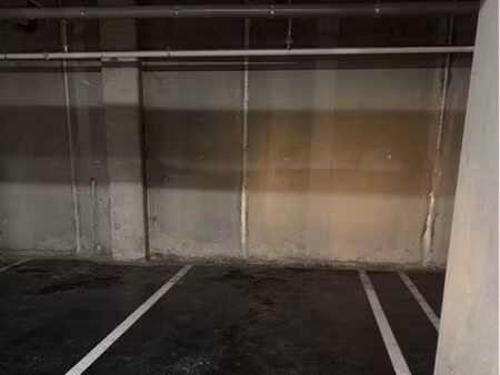 vends place de parking sécurisée avec caméra résidence saint hilaire