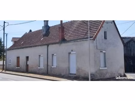 maison de plan pied avec jardin et garage