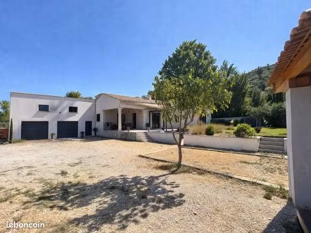 maison contemporaine de 125m2 avec grand garage de 75m2 dépendances et terrain de 3600m2