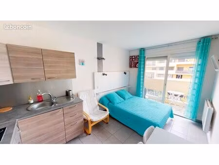 beau studio rénové avec balcon