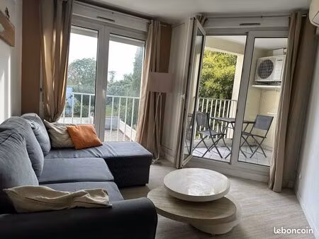 barrière saint-genès  appartement avec terrasse  ascenseur et climatisation
