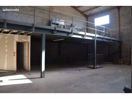 entrepôt 140 m² les angles